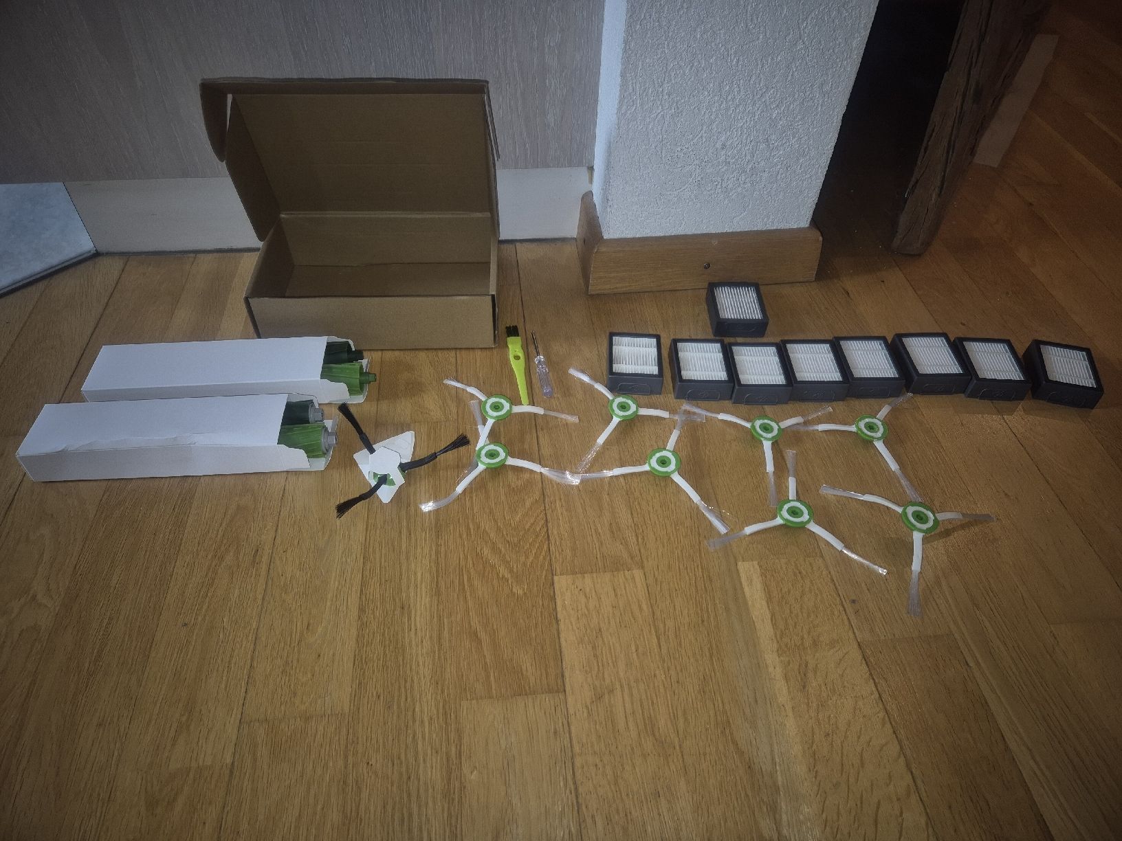 Irobot Aspirapolveri & Accessori: iRobot Roomba J7 Saugroboter – Difettoso da Flamatt venduto da Berner1986 3