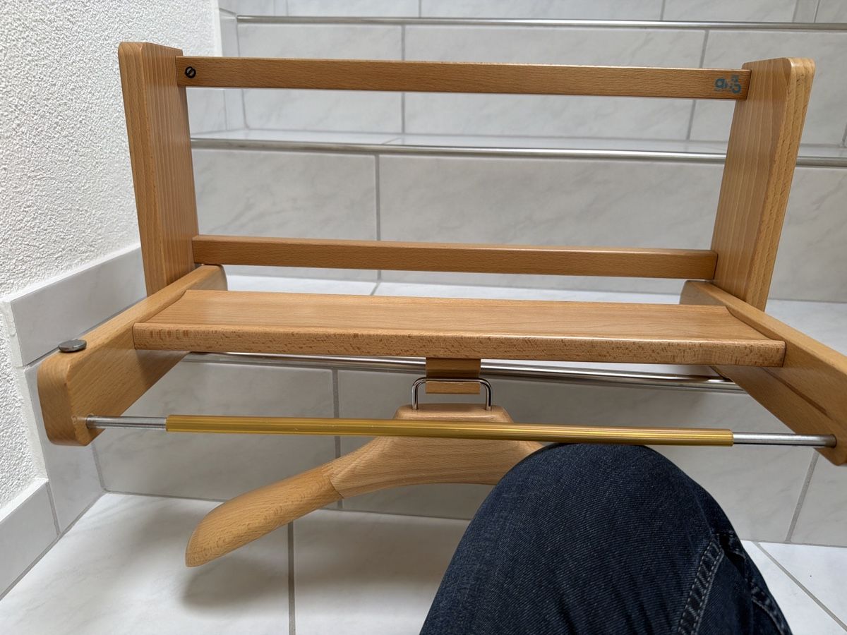 Guardaroba: Stummer Diener , Wandbefestigung, Garderobe. – Usato da Biberist venduto da Momo33 2