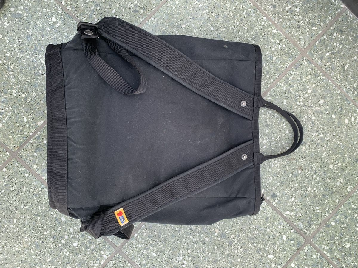 Fjällräven Zaini: Schwarzer Fjällräven Rucksack – Usato da Olten venduto da KERI90 1