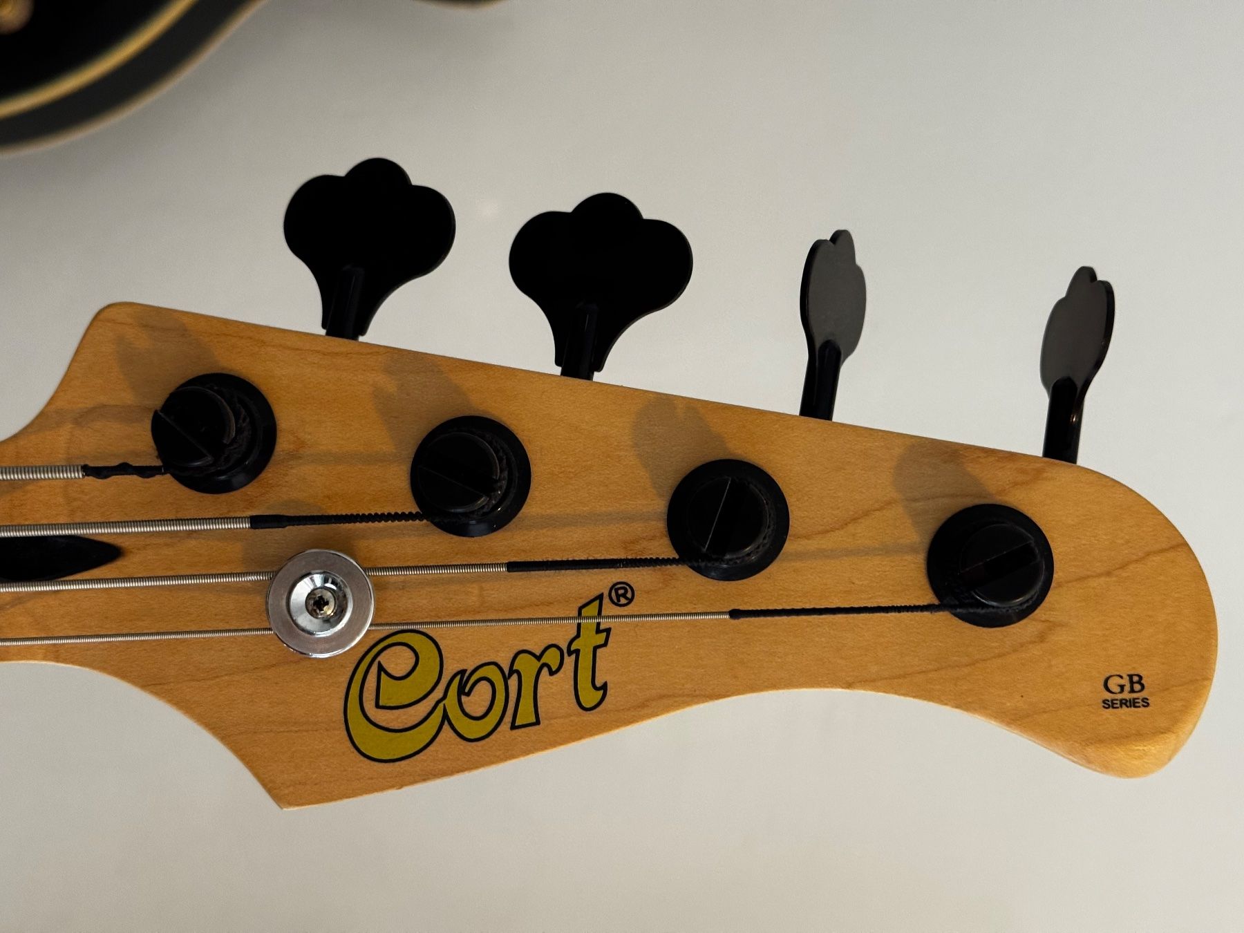 Cort Instruments de musique: Cort PJ bass with active electronics and upgraded hardware – D'occasion à Zürich par colorblindrummer 5