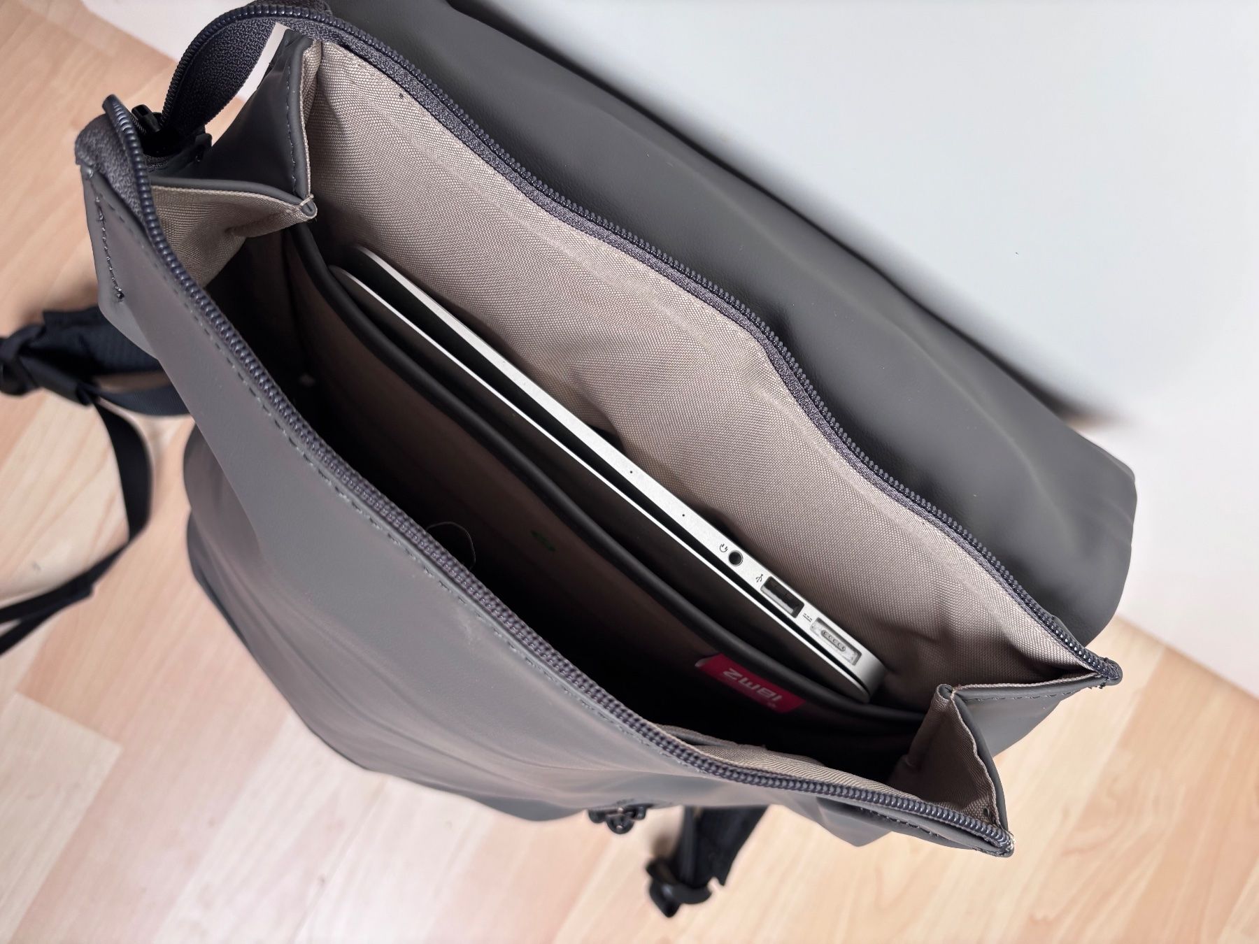 Zwei Zaini: Rucksack / Tagesrucksack CARGO CAR130 STONE – Nuovo (secondo la descrizione) da Waltenschwil venduto da Schmetterling2015 4