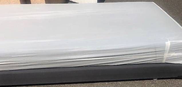 Sofas: Lit / sofa-canapé/Divan avec matelas à vendre – D'occasion à Le Grand-Saconnex par aru_jl2c