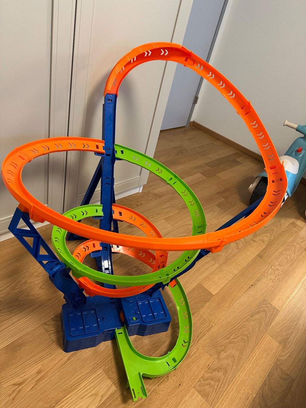 Hot Wheels Rennbahnen: Hot Wheels Crash-Spirale Rennbahn – Gebraucht aus Sevelen von JanosHanol 2