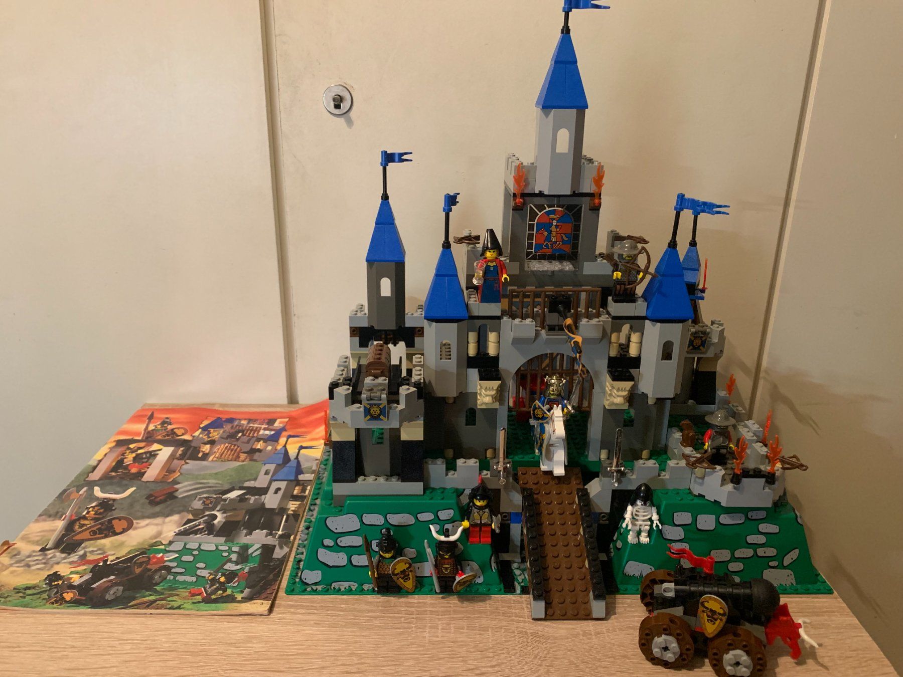 Lego Kit di costruzioni: LEGO Ritter 6098 King Leo's Castle – Usato da Basel venduto da Don-Angel