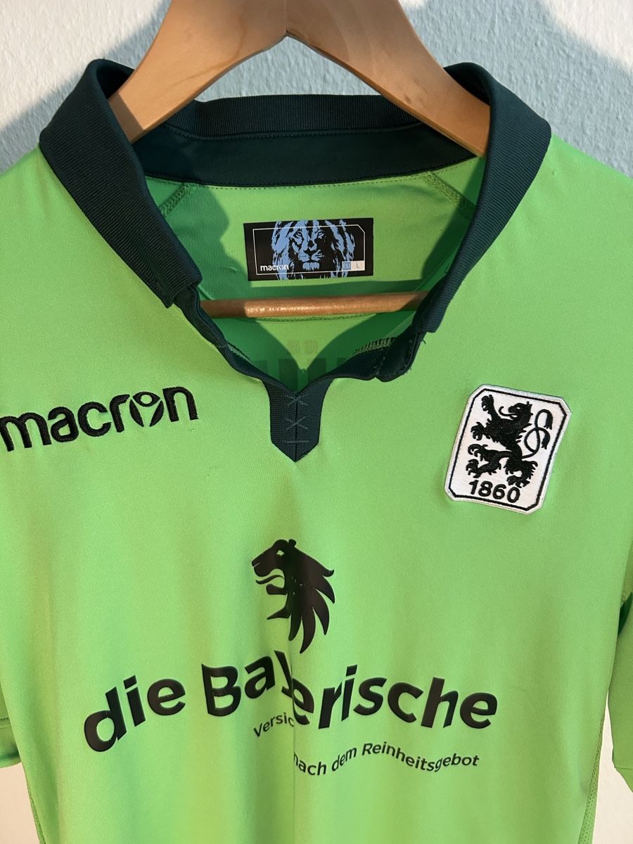 Leibchen & Hosen: Fussballtrikot 1860 München – Gebraucht aus Reinach BL von the_9lwh 1