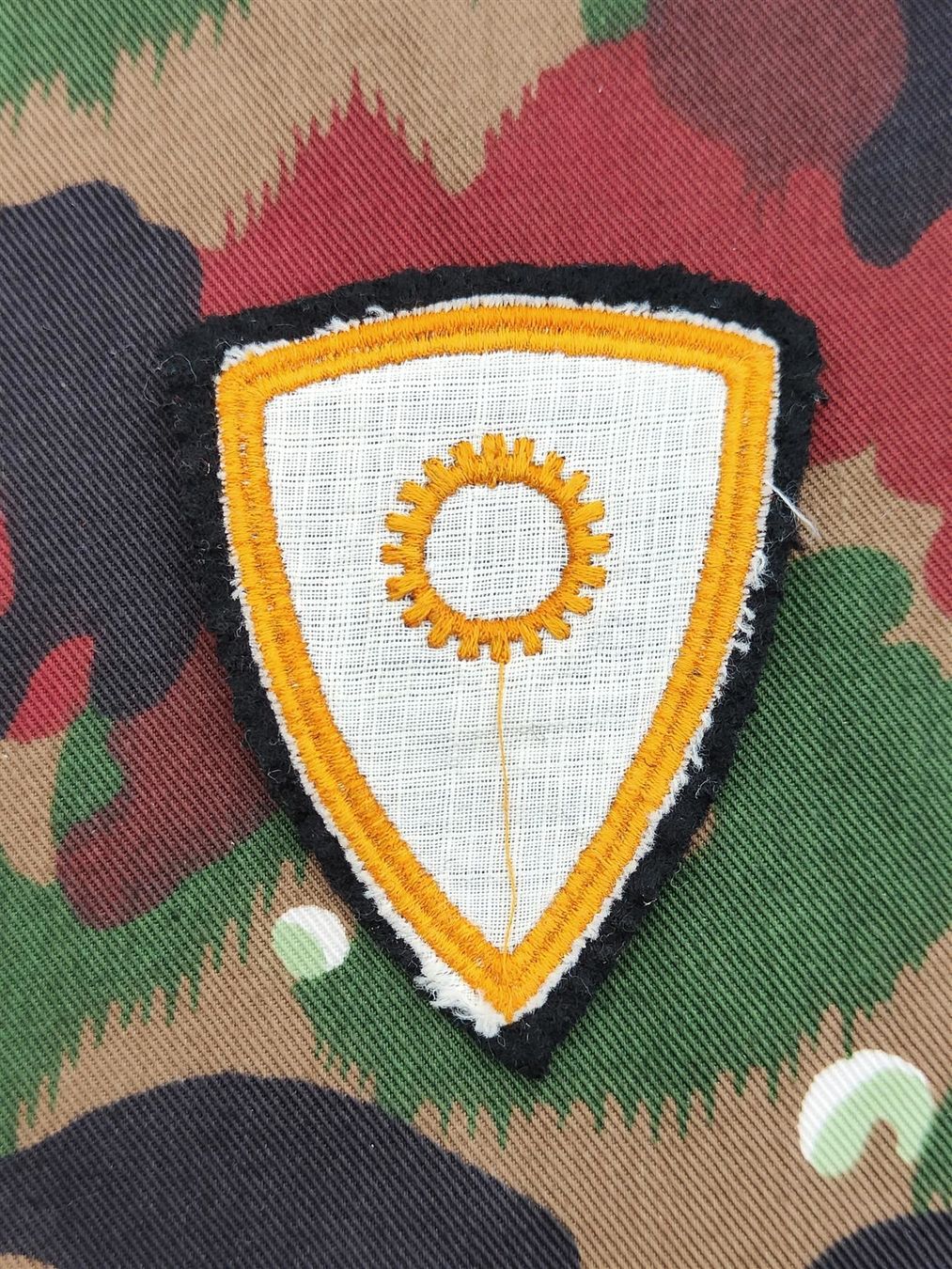 Placchette & Badge: Abzeichen Gerätemechaniker Ord. 68 V2 – Usato da Bauma venduto da SwissMilitaria 1