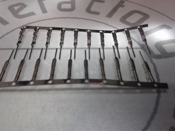 Componenti elettronici: 1-PIN-Stecker blank male, 100 Stück – Nuovo e nell'imballaggio originale da Luzern venduto da Salefactory