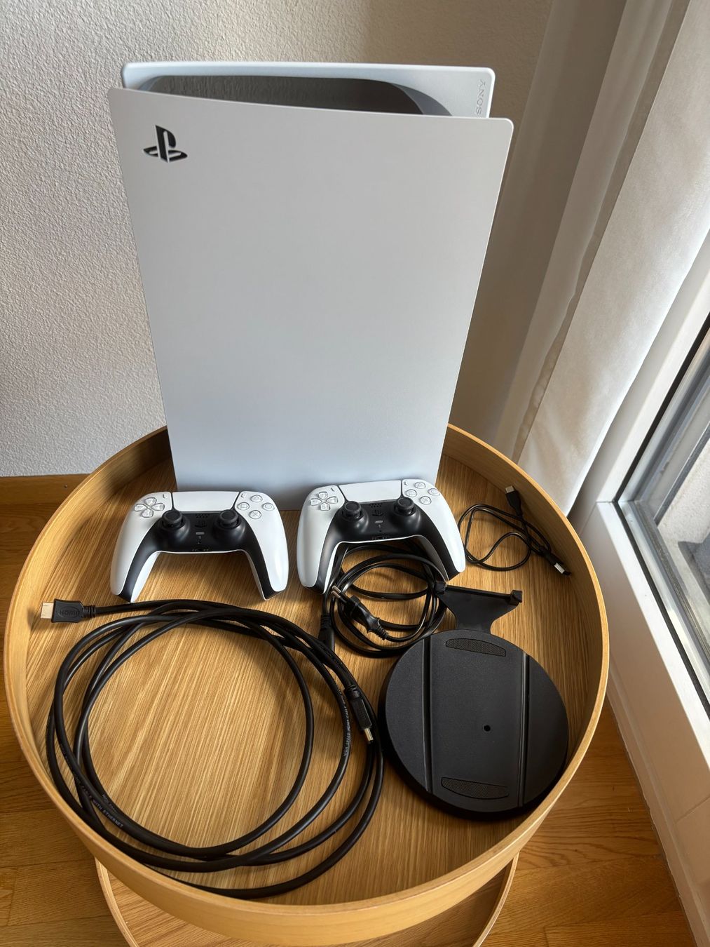 Sony Consoles: PlayStation 5 Digital Edition + 1 TB SSD + 2 Controller, OVP – D'occasion à Zürich par hat_5r2r 8