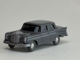 SG-Wiking Mercedes 220 basaltgrau