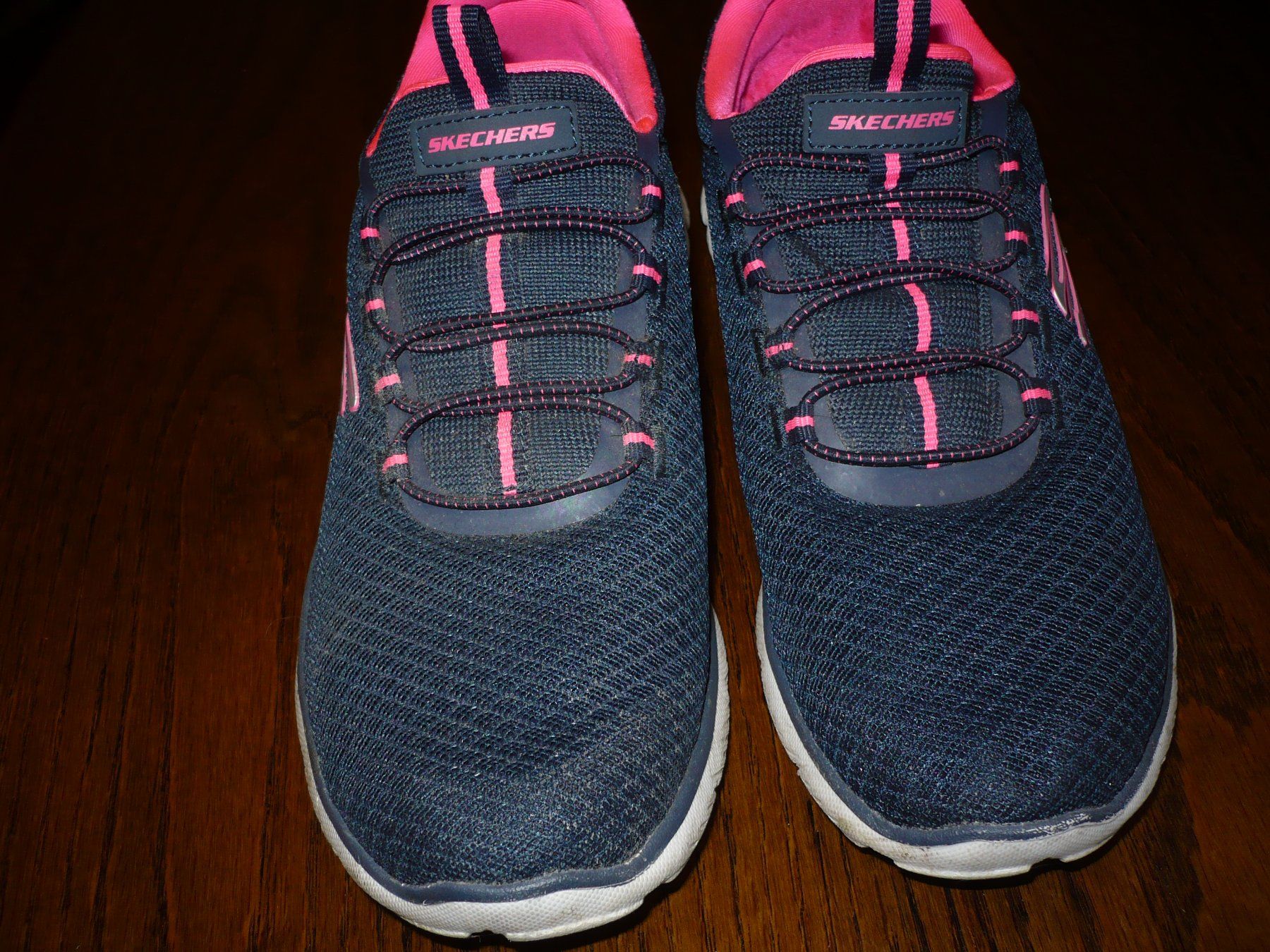 Skechers Chaussures femmes: SKECHERS Sneaker Gr. 38 – D'occasion à Merzligen par Marthe22 3