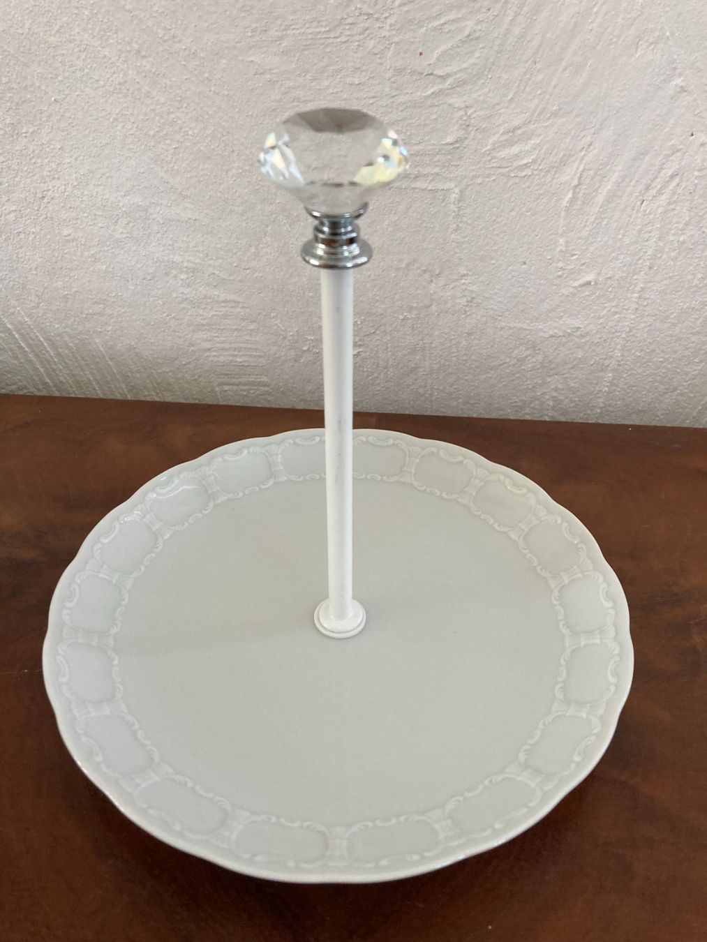 Piatti: ETAGERE  MIT  GESCHLIFFENEM  GLASKOPF – Usato da Subingen venduto da ArtBead 6