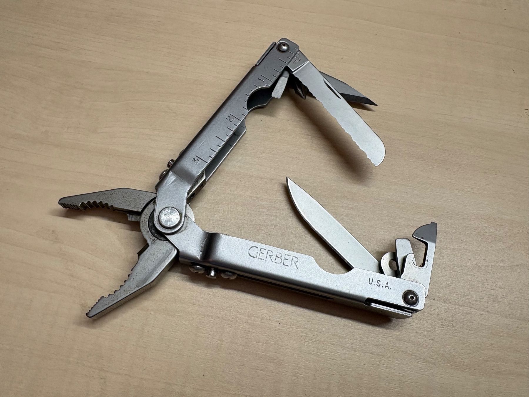 Gerber Tutti gli attrezzi: Gerber Multi-Tool U.S.A / U.S. Patent No. 5142721 – Usato da Rümligen venduto da Sibill 2