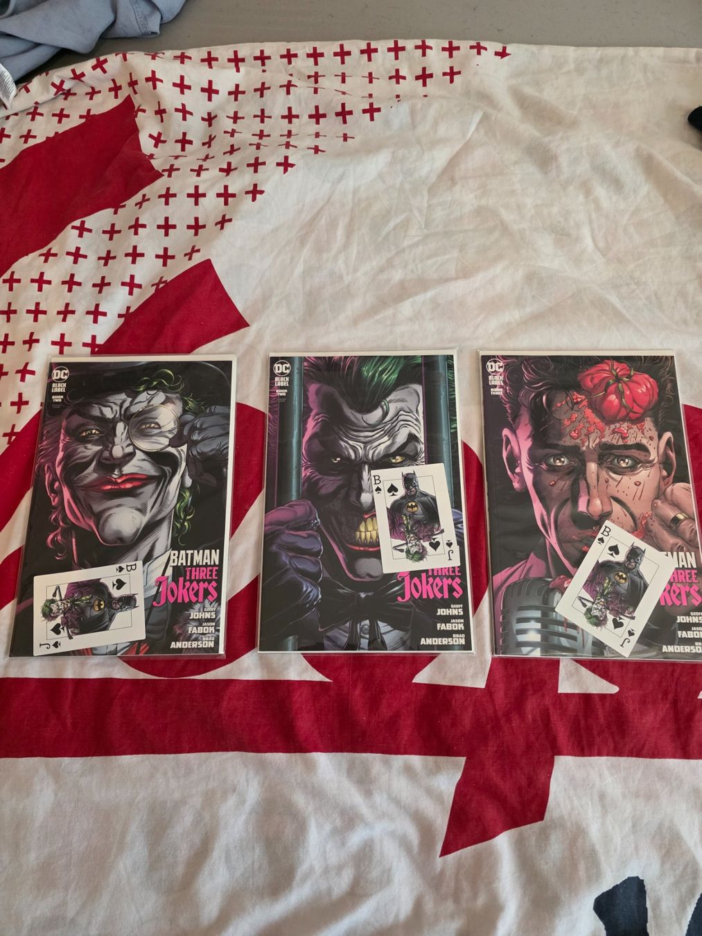 Fumetti: Batman Three Jokers Variant Bundle mit Karte – Nuovo (secondo la descrizione) da Zürich venduto da Sams_FunkoandComics_
