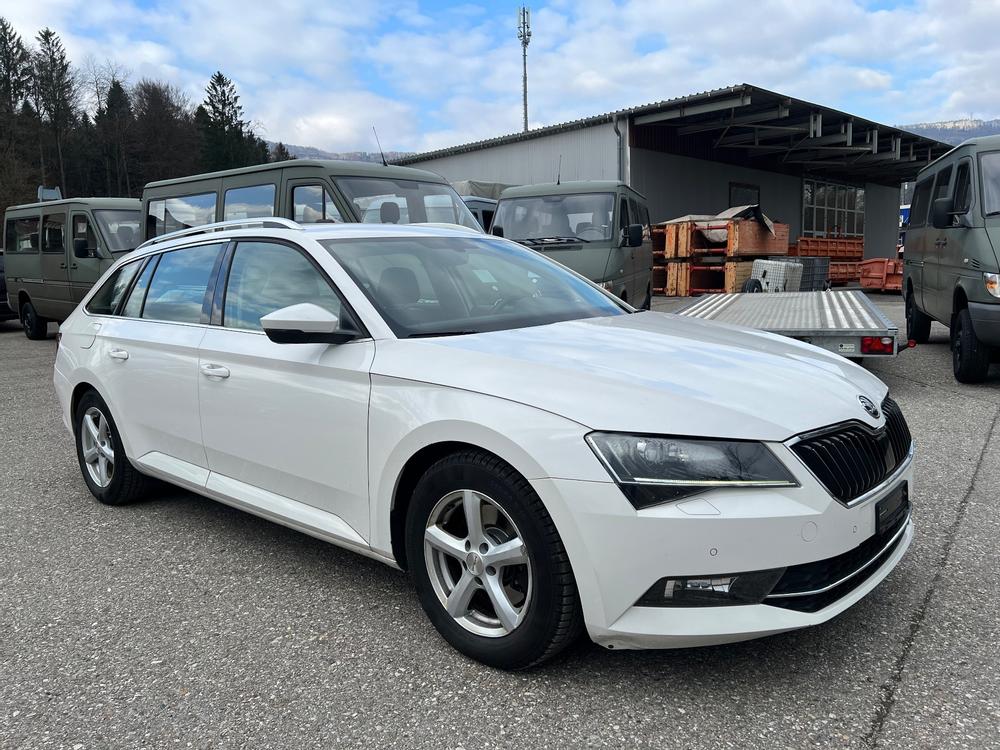 SKODA Superb Combi 2.0 TDi DSG ab MFK/Service *143000km*