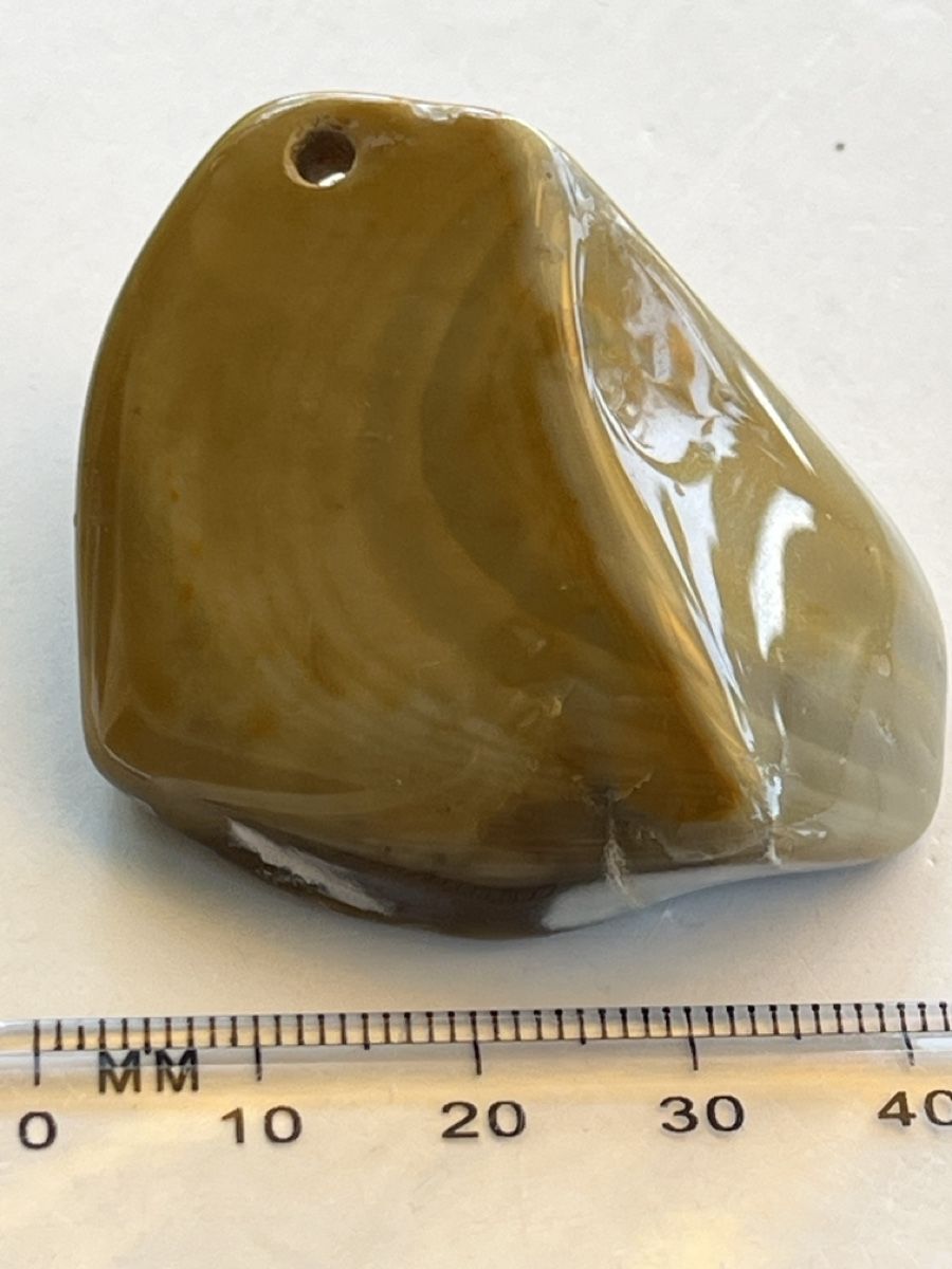 Minerali & Pietre curative: Rundum geschliffen und polierter Silex / Flint, gebohrt – Usato da Uster venduto da Arrayo