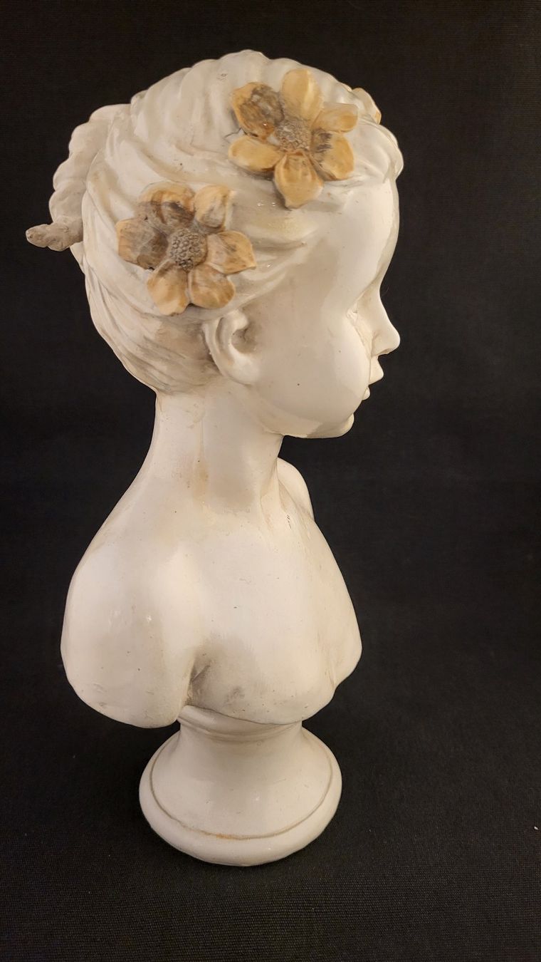 Statuette: Büste Mädchen mit Blumen im Haar – Usato da Basel venduto da spinne02 5