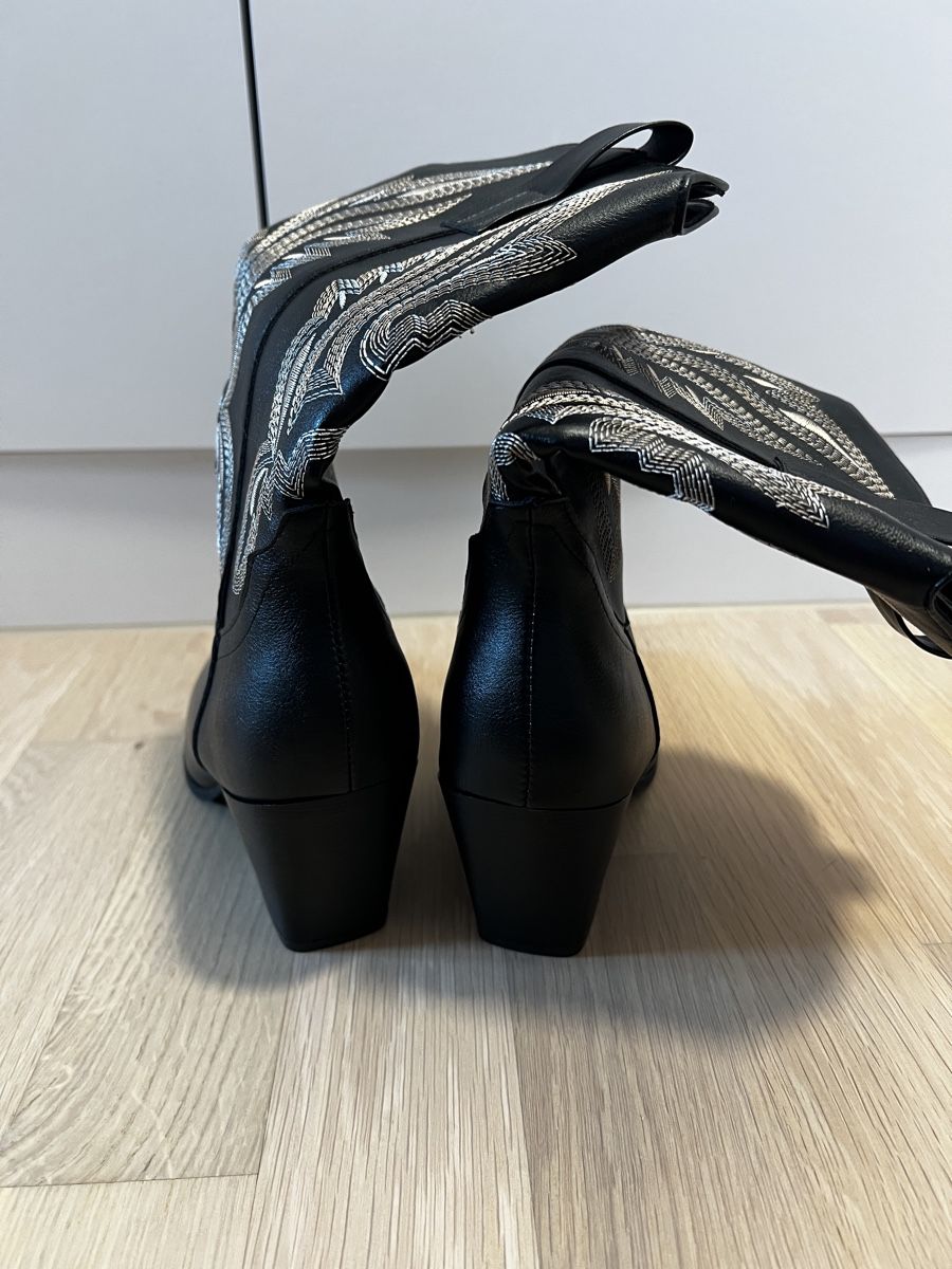 Damenschuhe: COWBOY Stiefel – Gebraucht aus Rapperswil SG von Tiniva 4