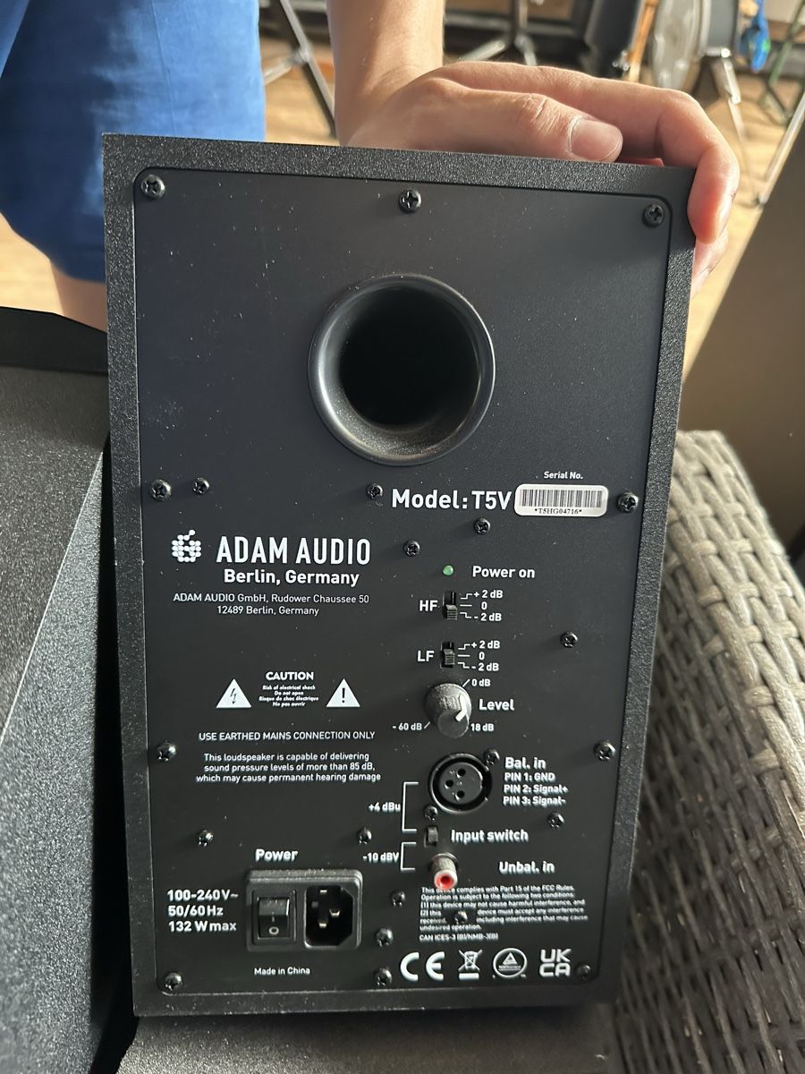 Adam Audio Haut-parleurs: 2x ADAM Audio T5V with audio interface – D'occasion à porrentruy par alp_62jd 2