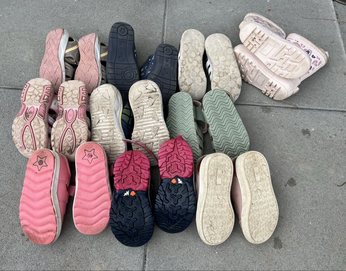 Scarpe per ragazze: Schuhpaket Gr. 25 – Usato da Lützelflüh-Goldb venduto da F1tom 9