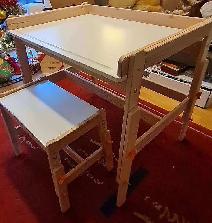Scrivanie: Bureau pour enfant  – Usato da Corsier venduto da anflon