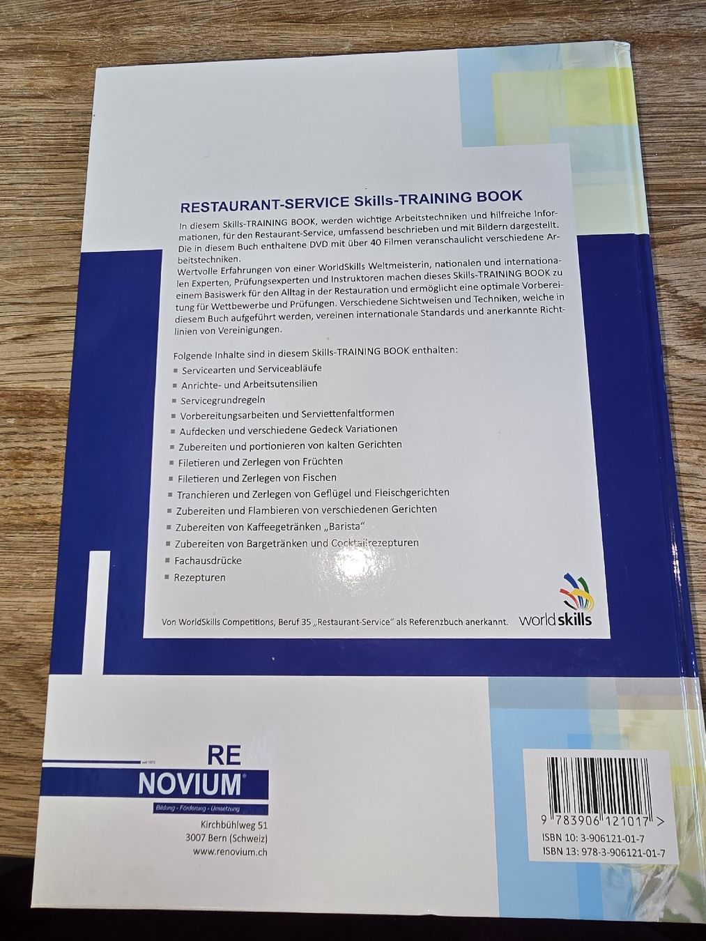 Libri: restaurant service skills training book – Usato da Morschach venduto da Monikawi 1
