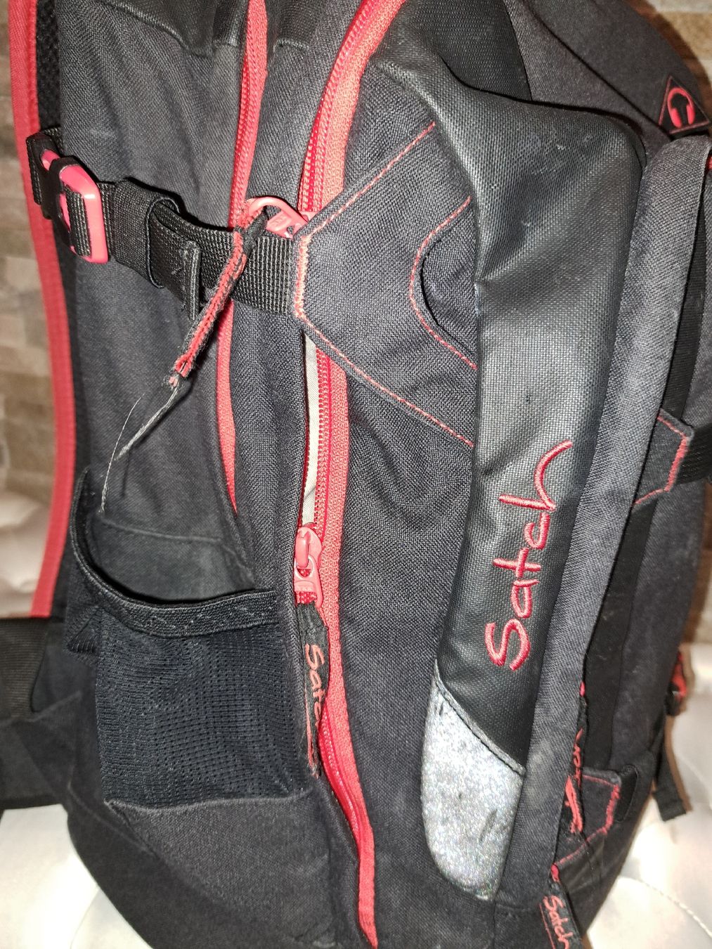 Satch Borse & Zaini: satch schulrucksack rot schwarz – Usato da bazenheid venduto da salerno007 4