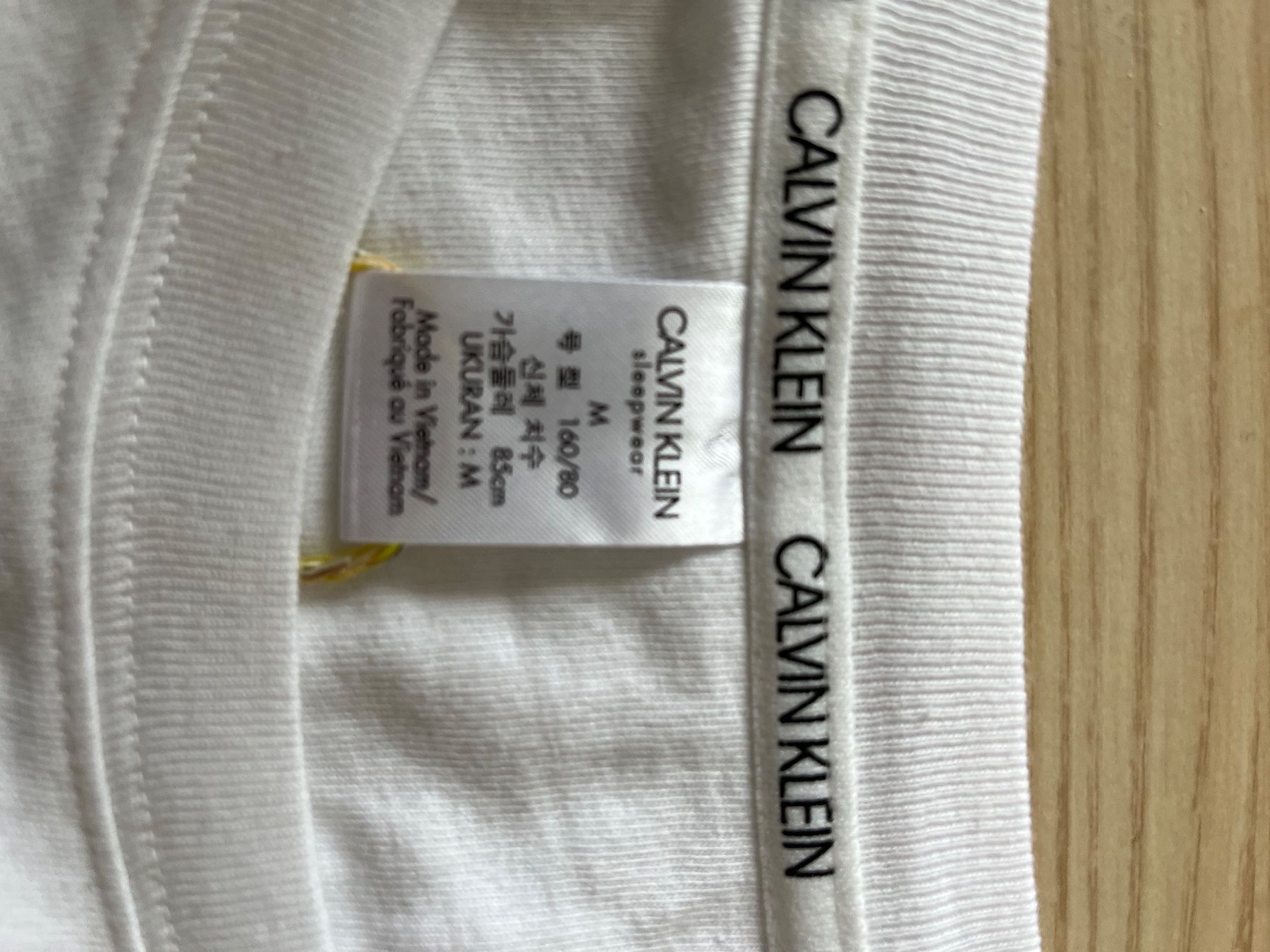 Calvin Klein Robes: Robe Taille M moi Calvin Klein – D'occasion à Veyrier par kimedovapa 1