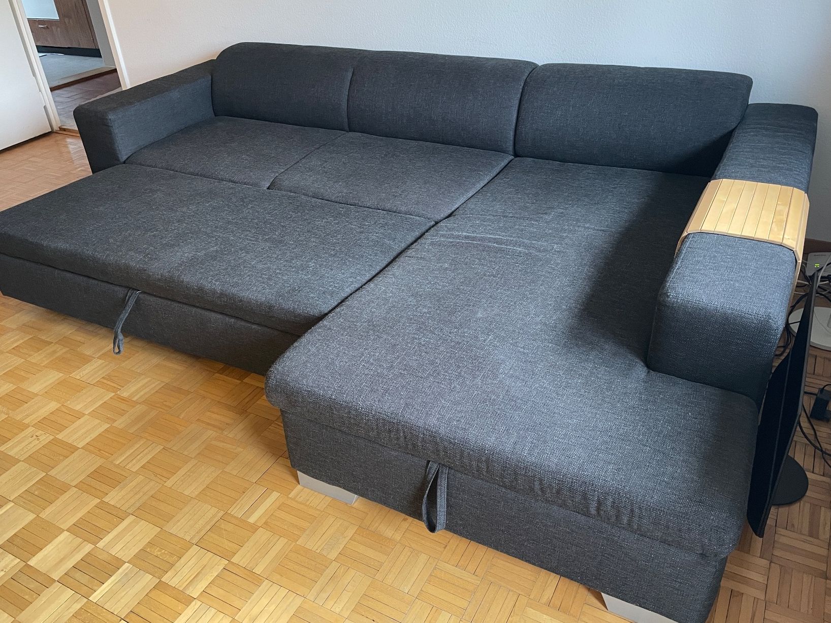 Interio Sofas: Ecksofa, Bettsofa – Gebraucht aus Zürich von aslongastherainbow 1