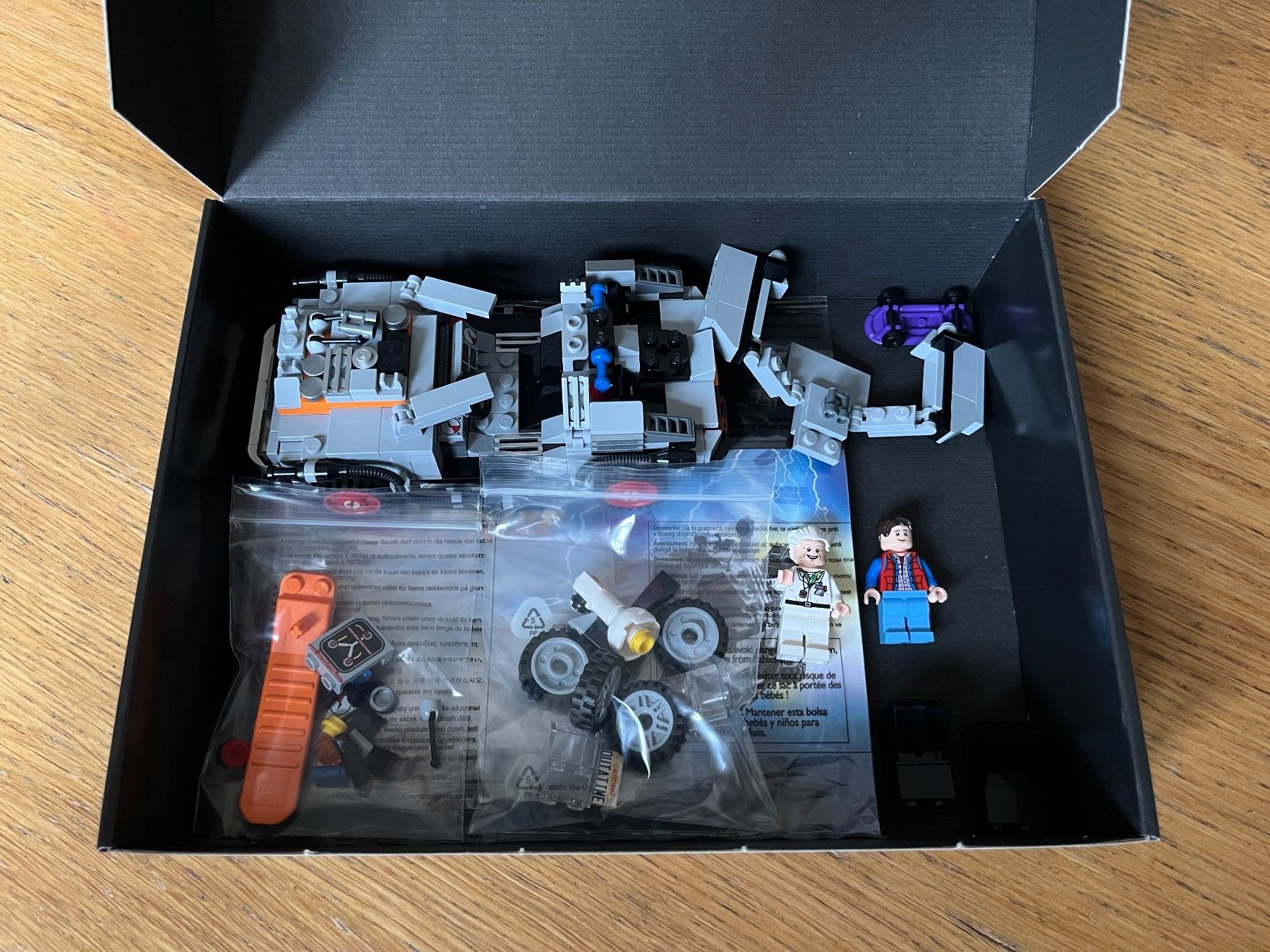 Lego Kit di costruzioni: LEGO 21103 Delorean Back to the Future – Usato da La Chaux-de-Fonds venduto da lodebe 4