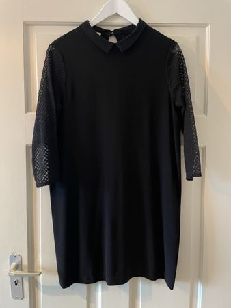 Schwarzes Kleid von SESSÙN