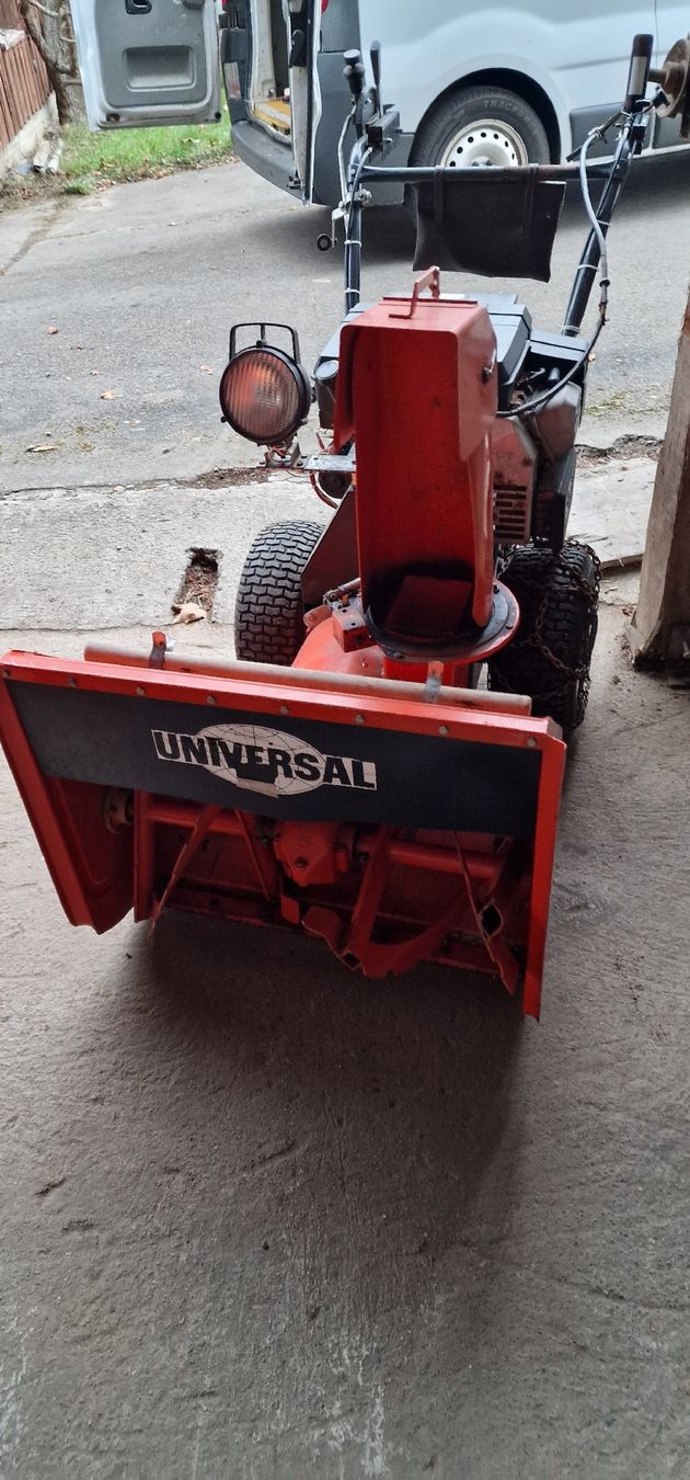 Tutte le macchine: Universal Schneefräse, 9 PS Vanguard – Usato da Tagelswangen venduto da Axel_36 1