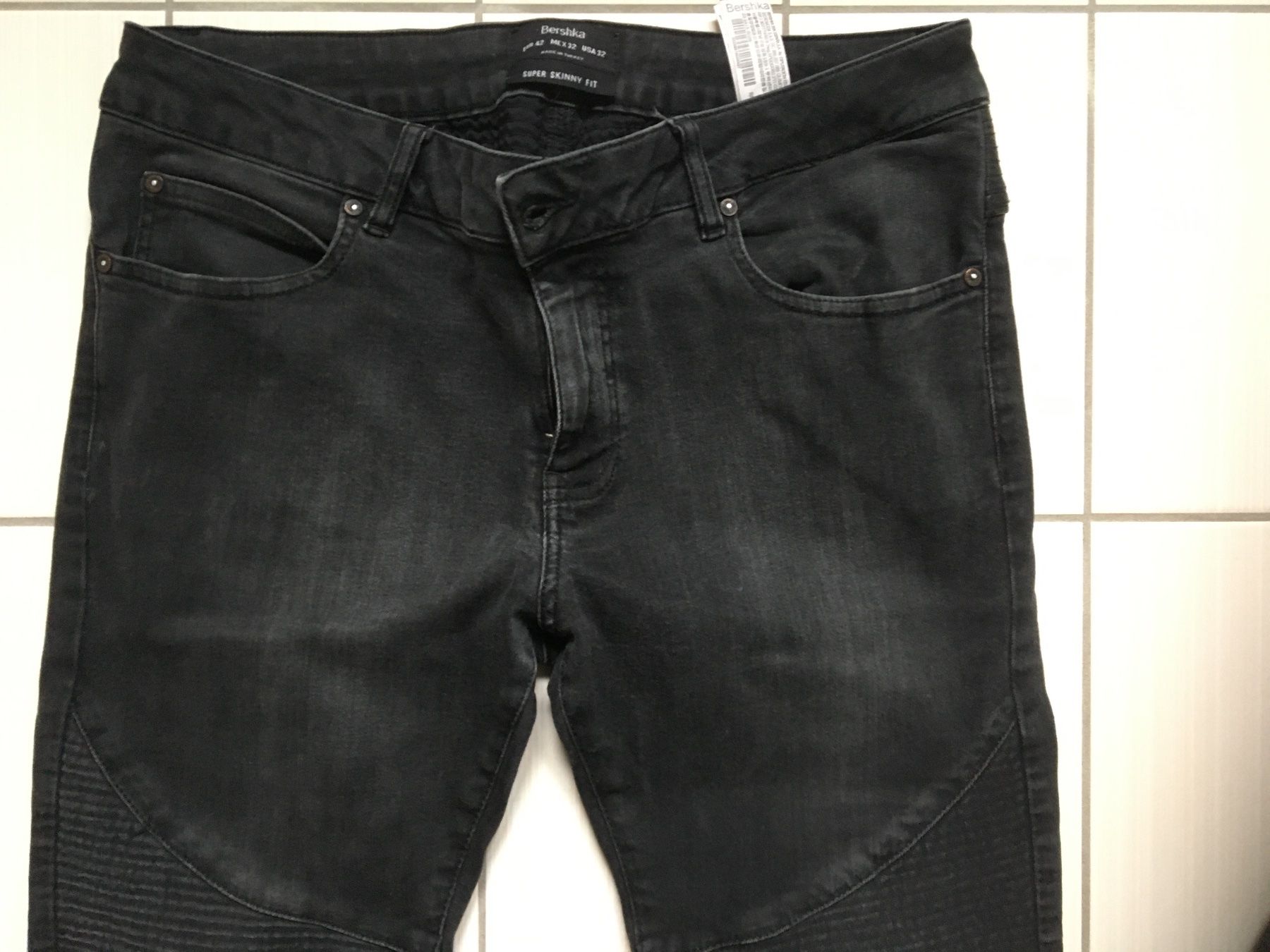 Bershka Jeans: Jeans  Bershka 42 – Usato da Arth venduto da Vrecam51 1