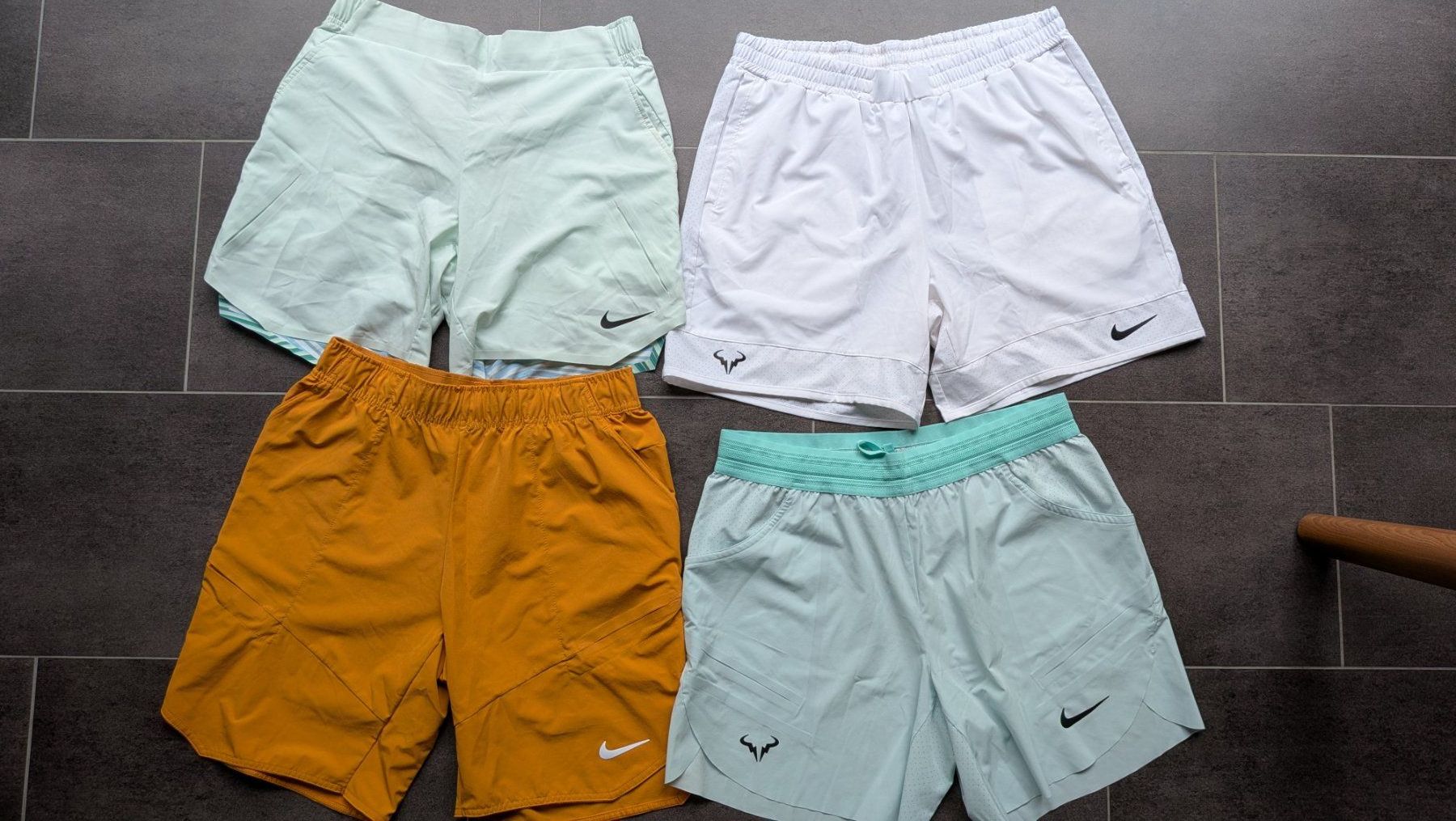 Nike Hosen: 4 Nike Shorts Set – Gebraucht aus Schaffhausen von Mauzzel