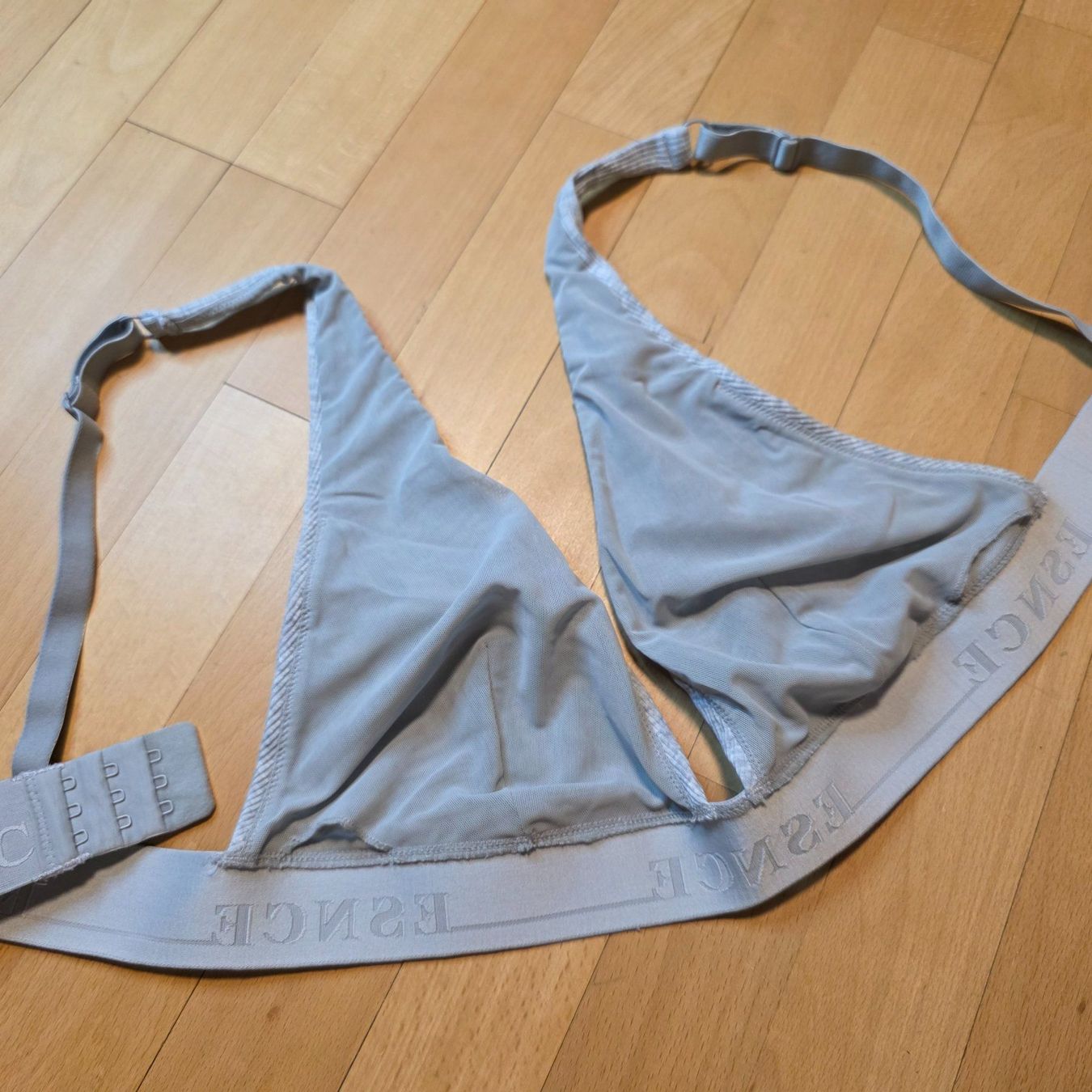 Altra biancheria intima: Esnce Bralette Gr. 40/L Grau – Usato da Wald ZH venduto da CapLux 5