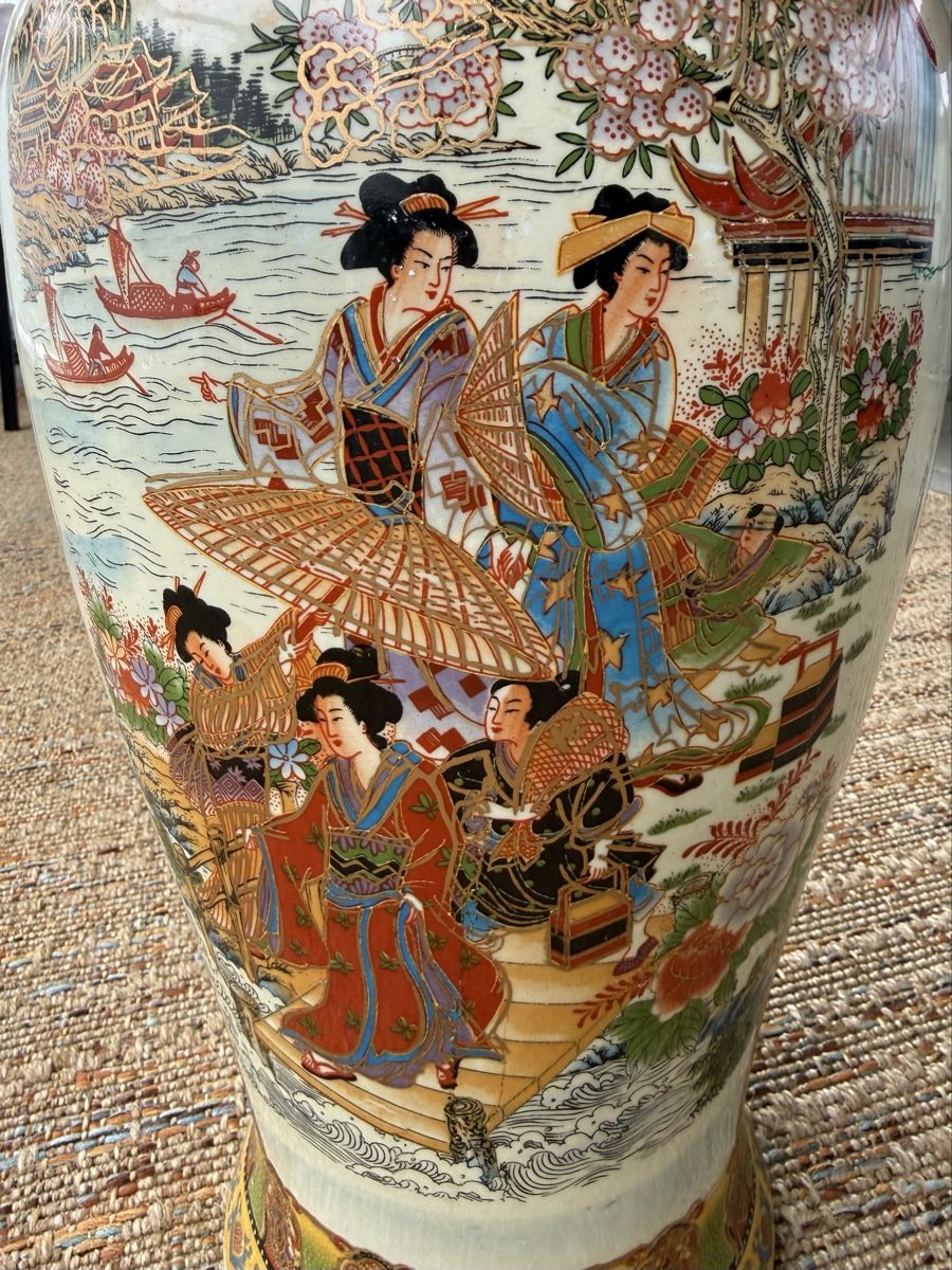 Toutes les décorations: Wunderschöne Vase mit asiatischem Dekor – D'occasion à Büron par Bambo-44 1