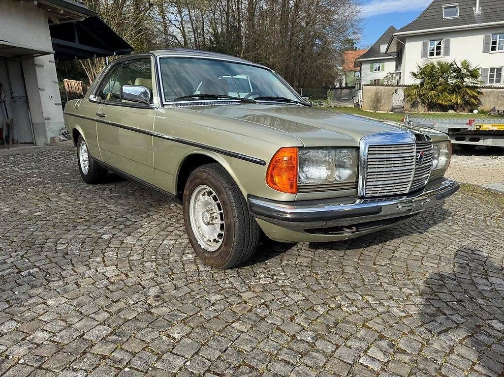 Automobili: Mercedes-Benz C123 Coupé 280 CE – Usato da Langenthal venduto da Goergens10 1