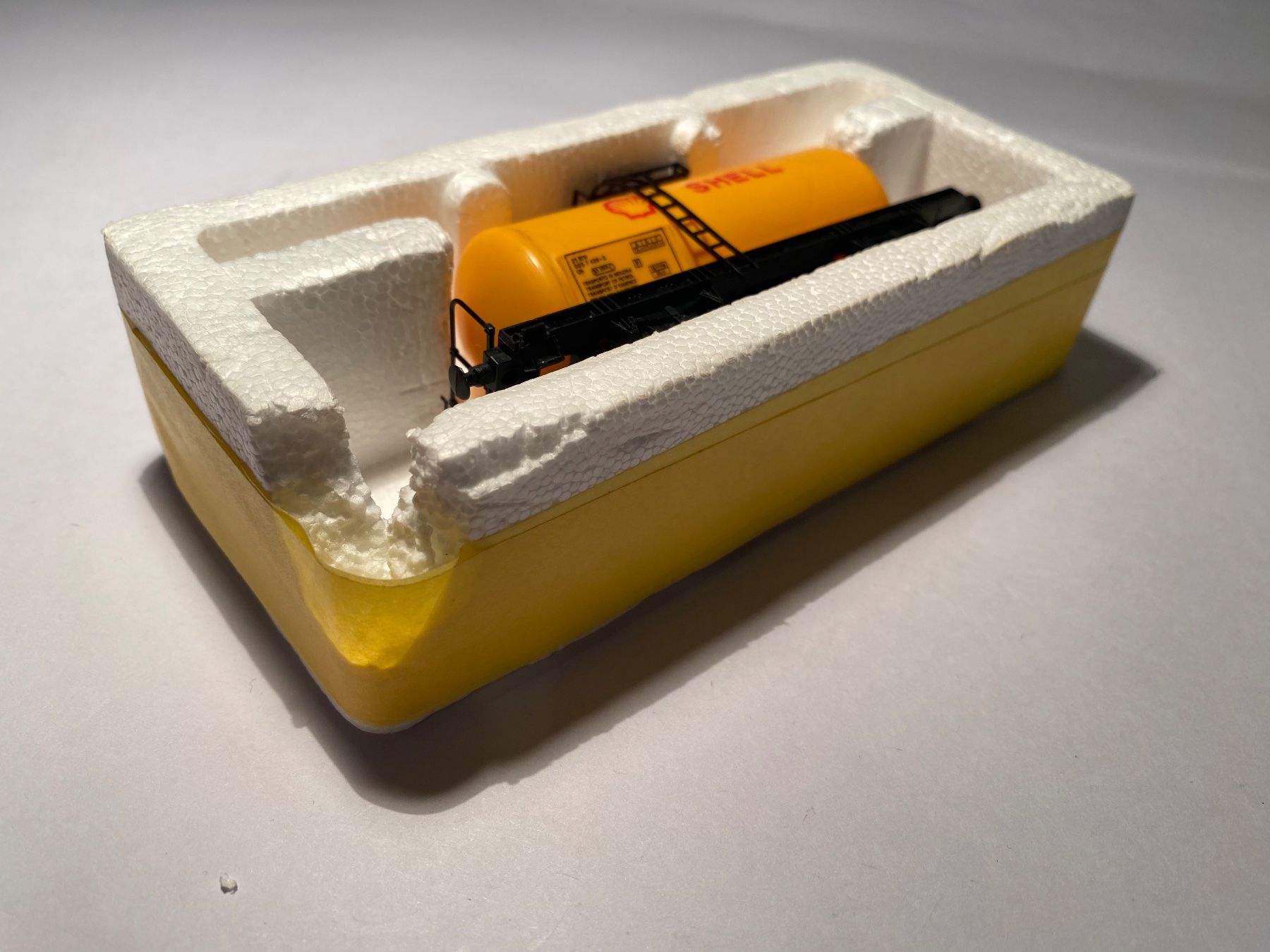 Lima Modellini di ferrovie: LIMA Tankwagen SHELL, DC Achsen – Usato da Buchrain venduto da Modellbahn11 7