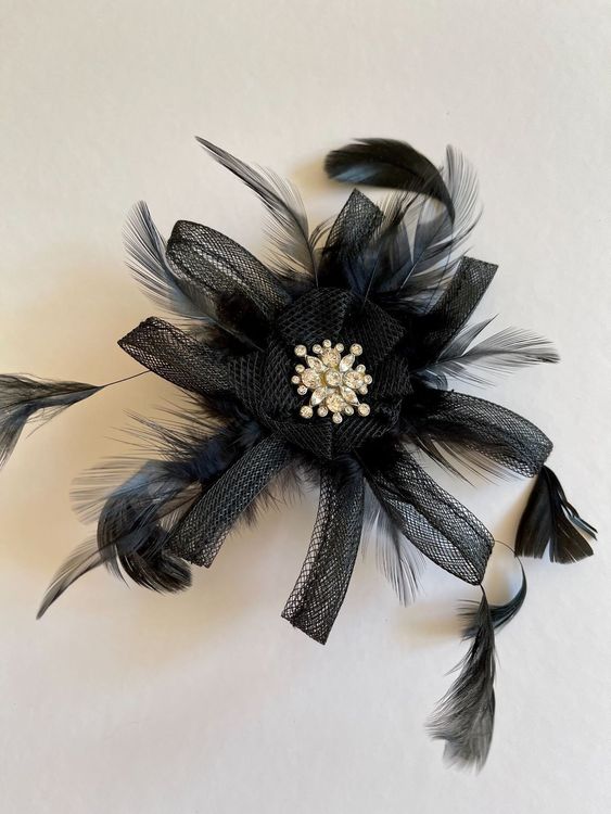 Broche Ancienne Avec Plumes - Bijou Vintage D'occasion - Style Fantaisie