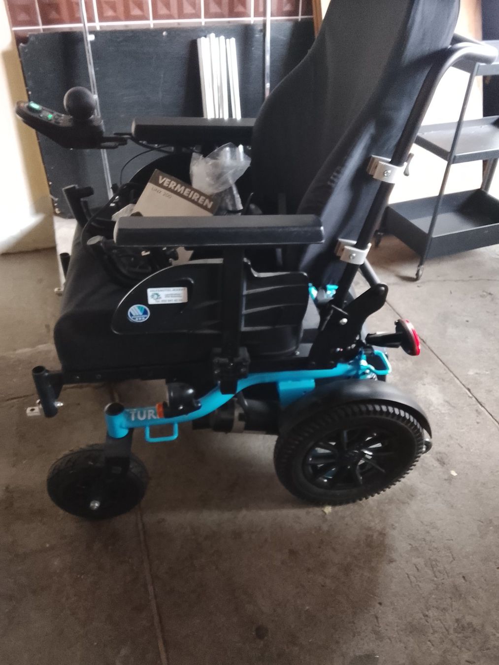 Chaises roulantes: Elektrische Rollstuhl – D'occasion à Zofingen par tra_rq5h 2