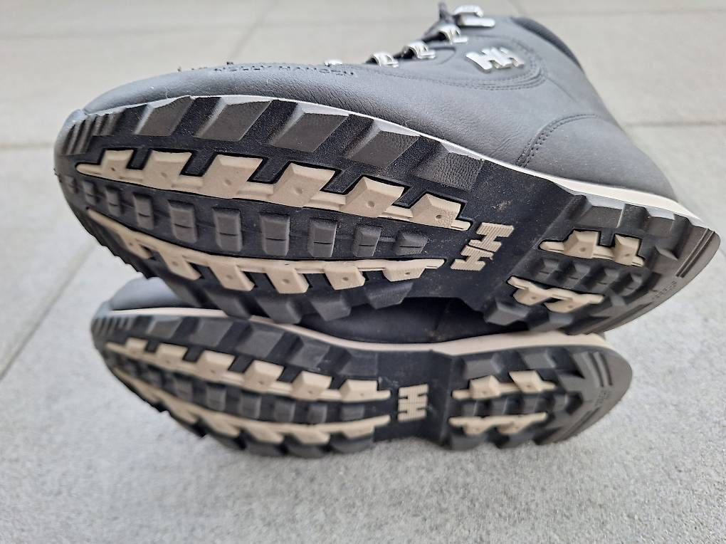 Chaussures femmes: Helly Hansen Winterstiefel Damen Gr. 38 – D'occasion à Naters par Pluto2025 1