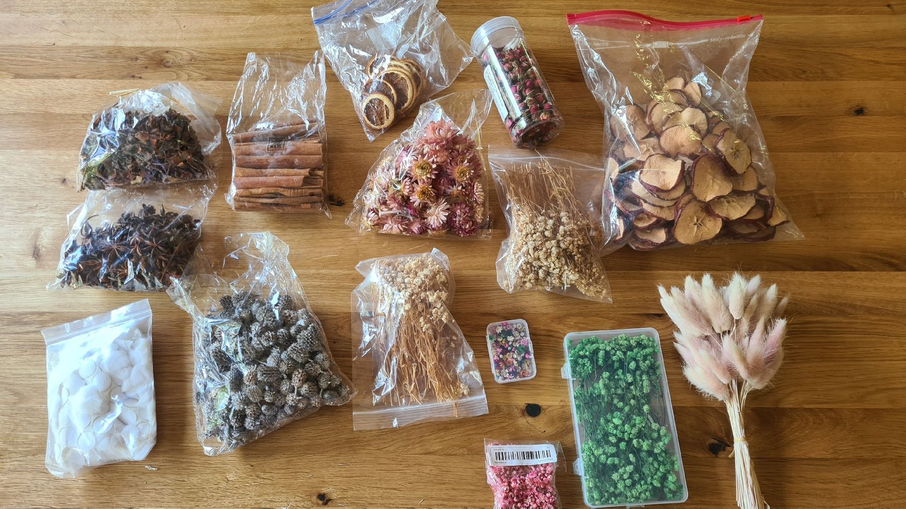Tutte le decorazioni: lot de fleurs séchées  – Nuovo (secondo la descrizione) da Corbeyrier venduto da hel_t5mq