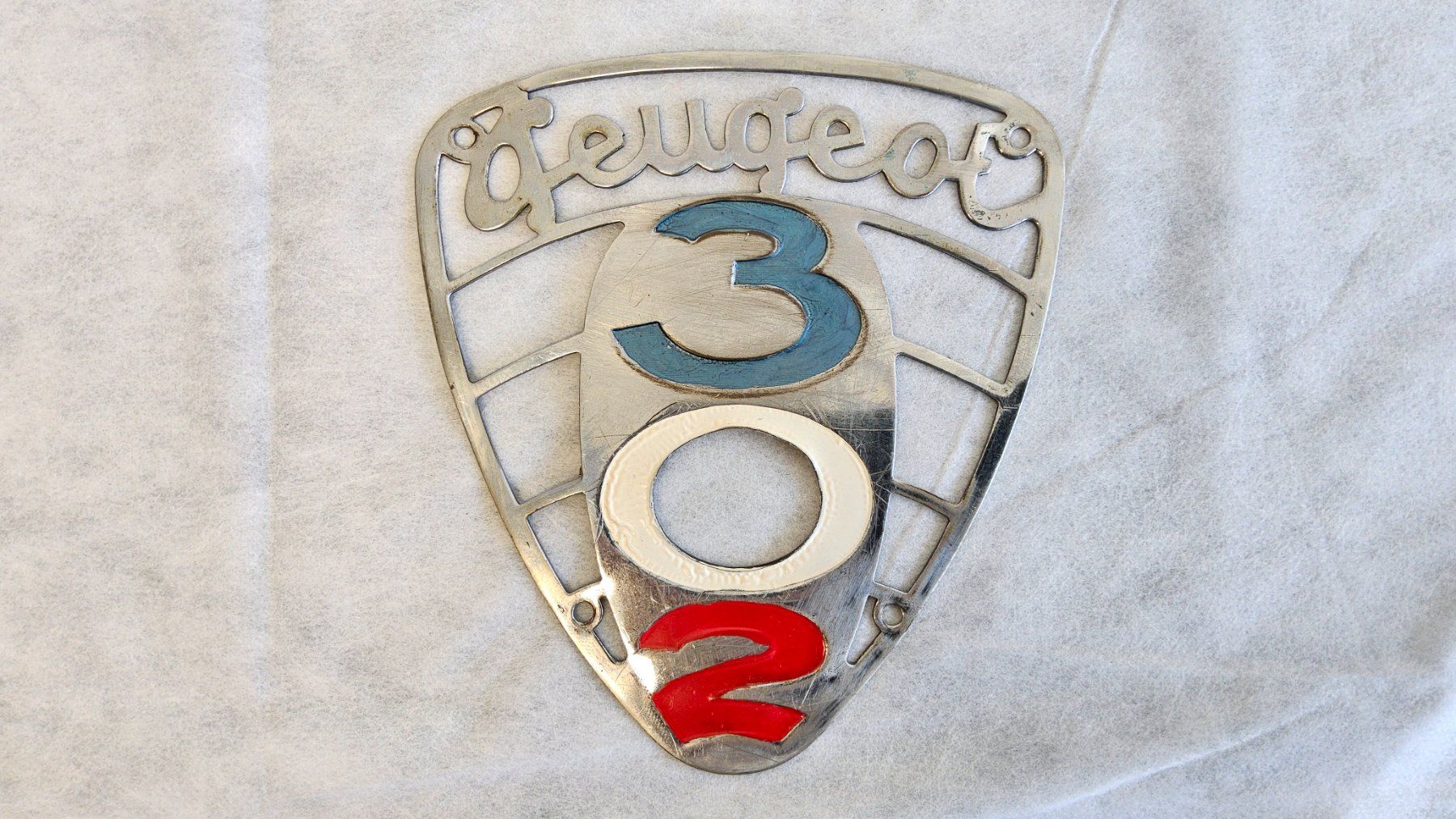 Schilder: Ancien insigne Peugeot 302 – Gebraucht aus Malleray von Frederic24