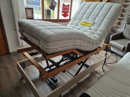 Pflegebett NIVOMAT1 VORFÜHRMODELL EMBRU Homematic Bettenlift