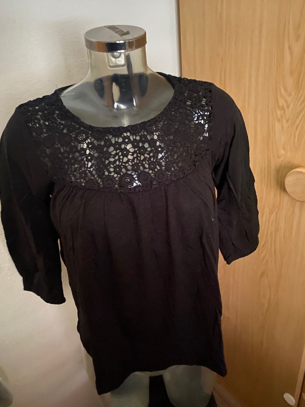 T-Shirts: FB Sister Shirt schwarz Grösse S – Gebraucht aus Allenwinden von Obalu