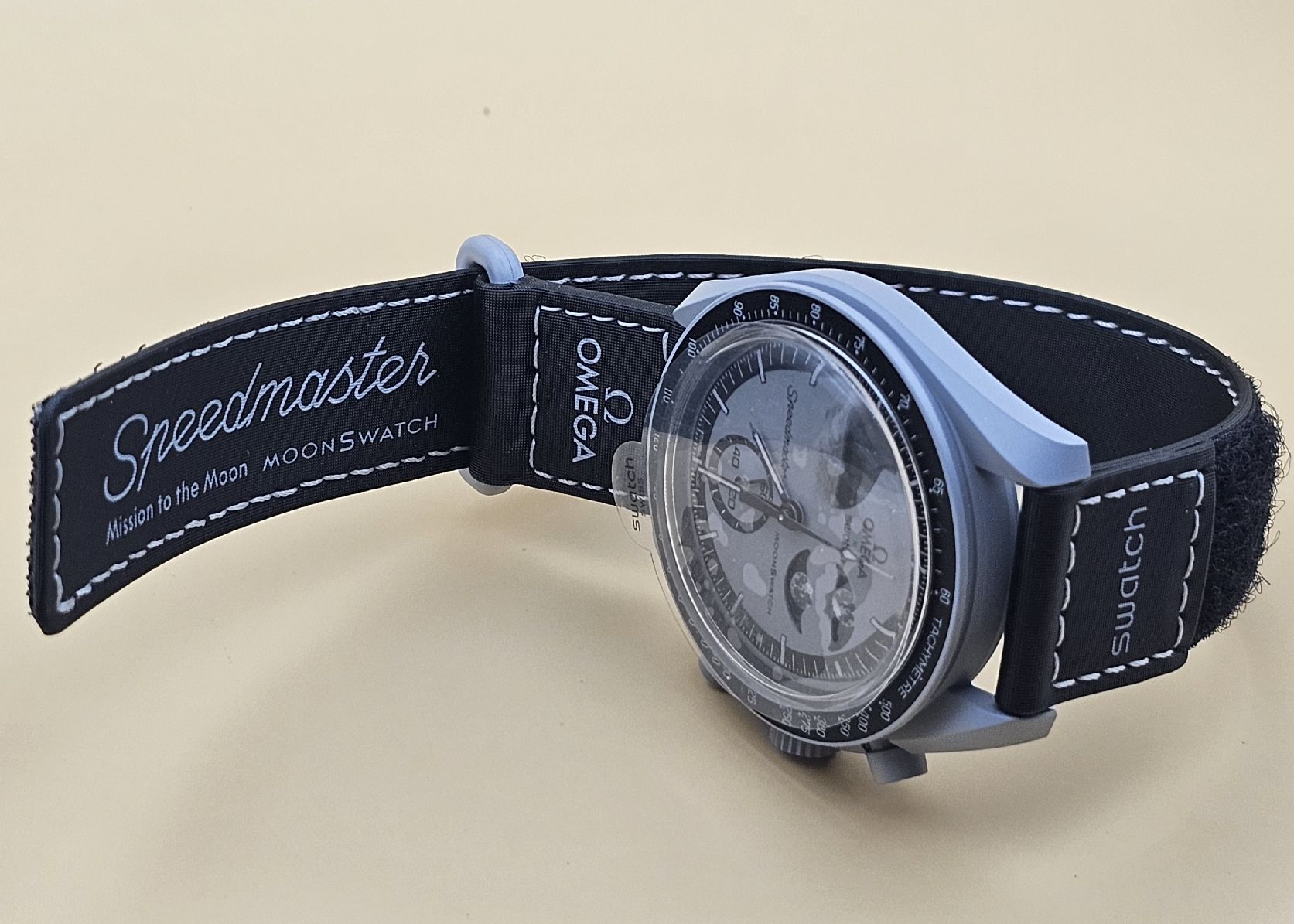 Omega Montres: Omega Swatch Moonswatch – Neuf avec emballage d'origine à Moosseedorf par Auktionsende 6