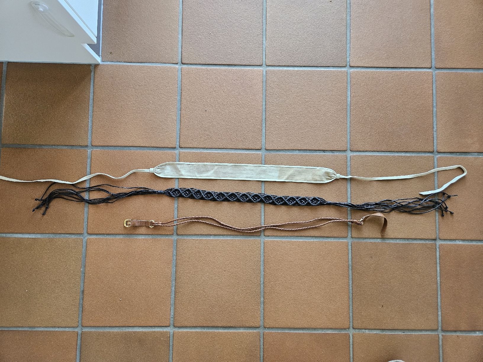 Cinture: 3 Damen Taillen-Gürtel  – Usato da Eschenbach SG venduto da MarThu 1