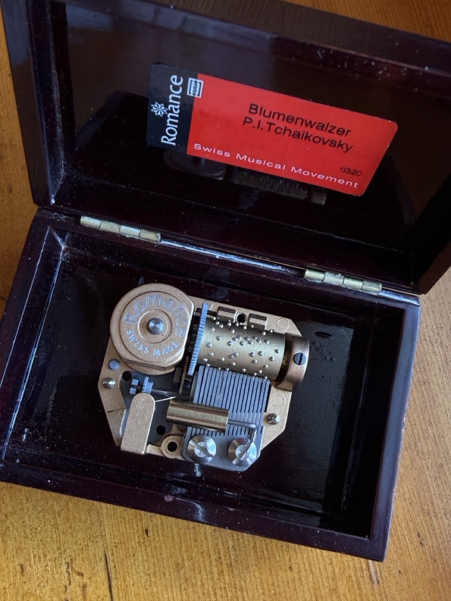 Strumenti musicali: Romance music box Blumenwalzer P.I. Tchaikovsky – Usato da Le Sentier venduto da dar_hb62