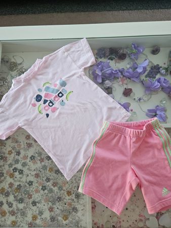 Adidas Mädchen Sport Set Shirt mit passender Hose