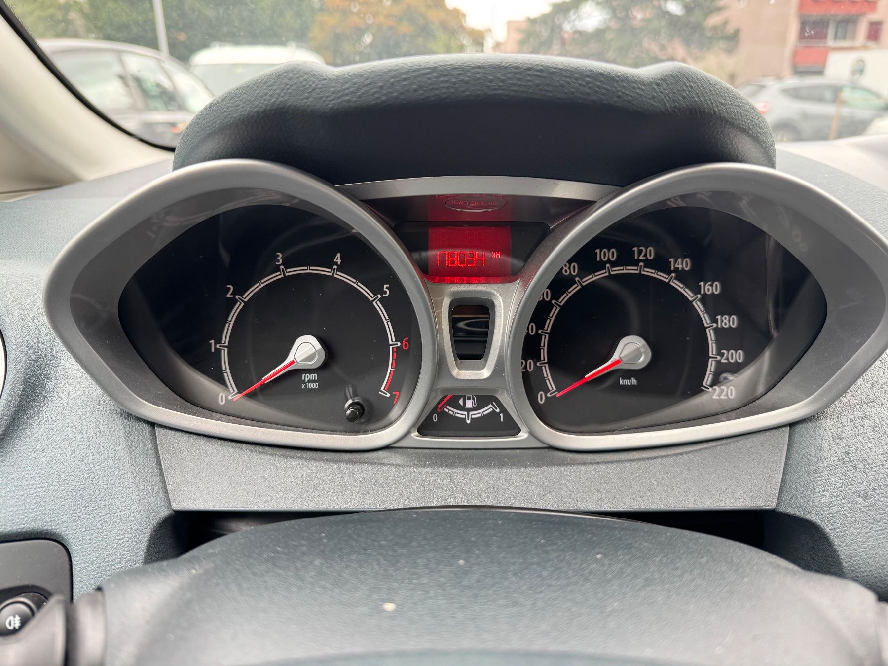 Ford Automobili: Ford Fiesta 1.4i – Usato da St. Gallen venduto da AutoSG 8