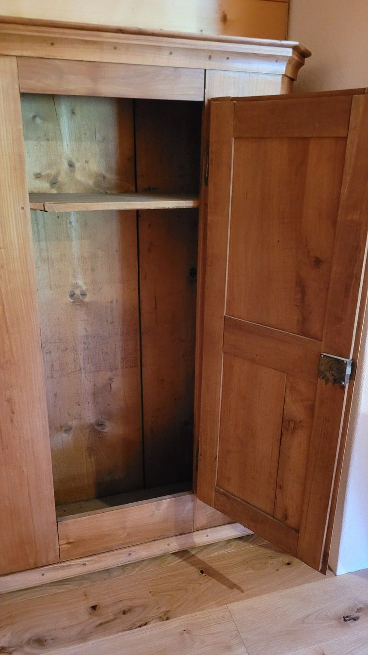 Armadi: Antiker Holzschrank Kirsche – Usato da St. Gallen venduto da barneys 3